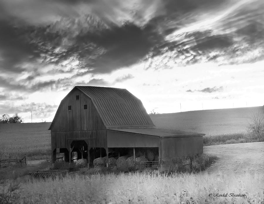 Barn on RT.41 Ross County Photograph by Randall Branham