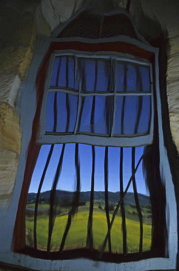 Barn Window of Opportunity Photograph by Doug Davidson