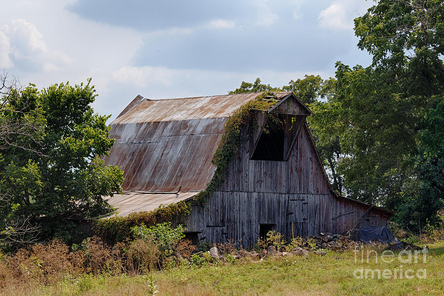 Barn With A Hayloft Photograph By Terri Morris Pixels