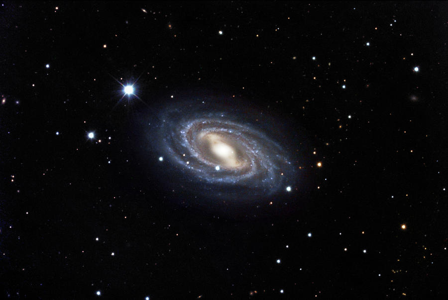 Barred Spiral Galaxy M109 Photograph by Robert Gendler & Jim Misti/science Photo Library