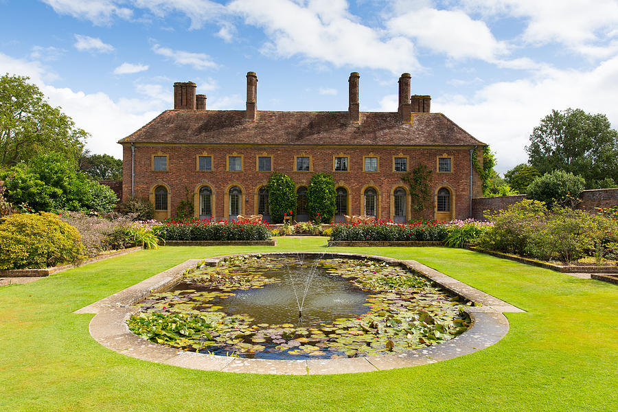 barrington court near ilminster somerset england uk tudor manor house with lily pond and beautiful michael charles