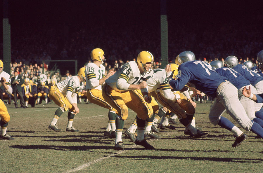 Bart Starr Photograph - Bart Starr Drops Back by Retro Images Archive