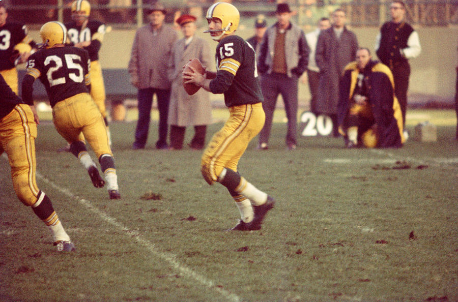 Bart Starr Photograph - Bart Starr Ready To Throw by Retro Images Archive