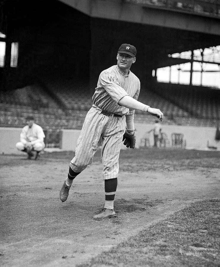 Baseball Star Walter Johnson Photograph by Underwood Archives