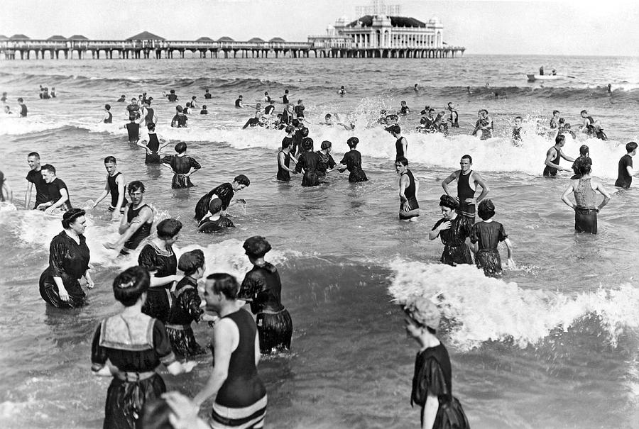 Fourth Of July Photograph - Bathers at Atlantic City Baech by Underwood Archives