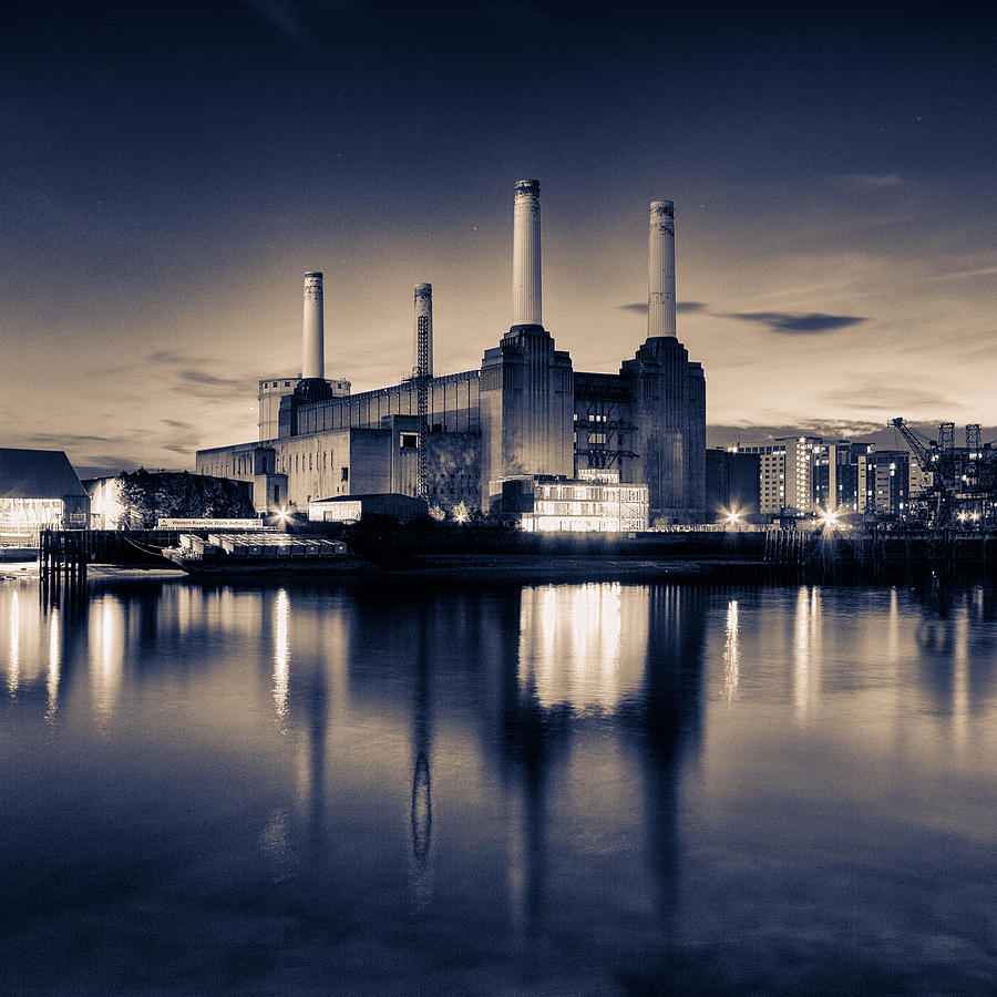 London Photograph - Battersea Power Station London by Ian Hufton