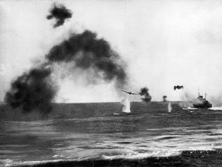 Battle Of Midway Photograph by Underwood Archives
