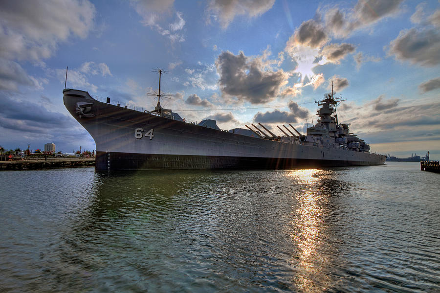 Battleship Wisconsin Photograph by Jerry Gammon