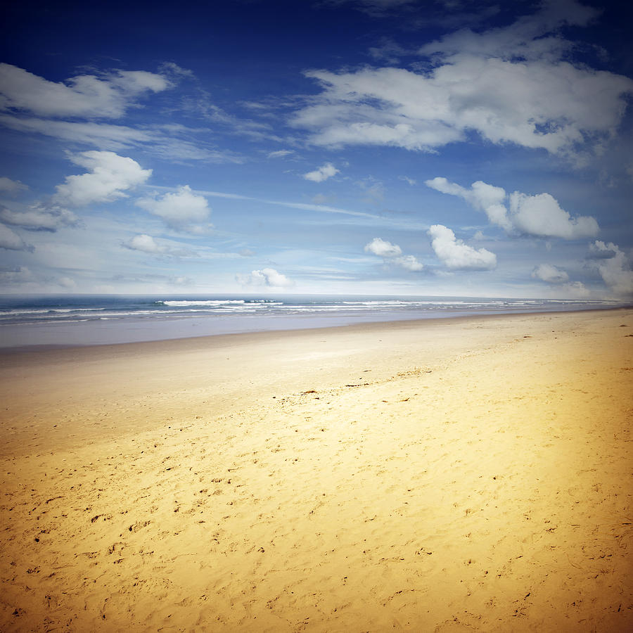 Beach scene Photograph by Les Cunliffe