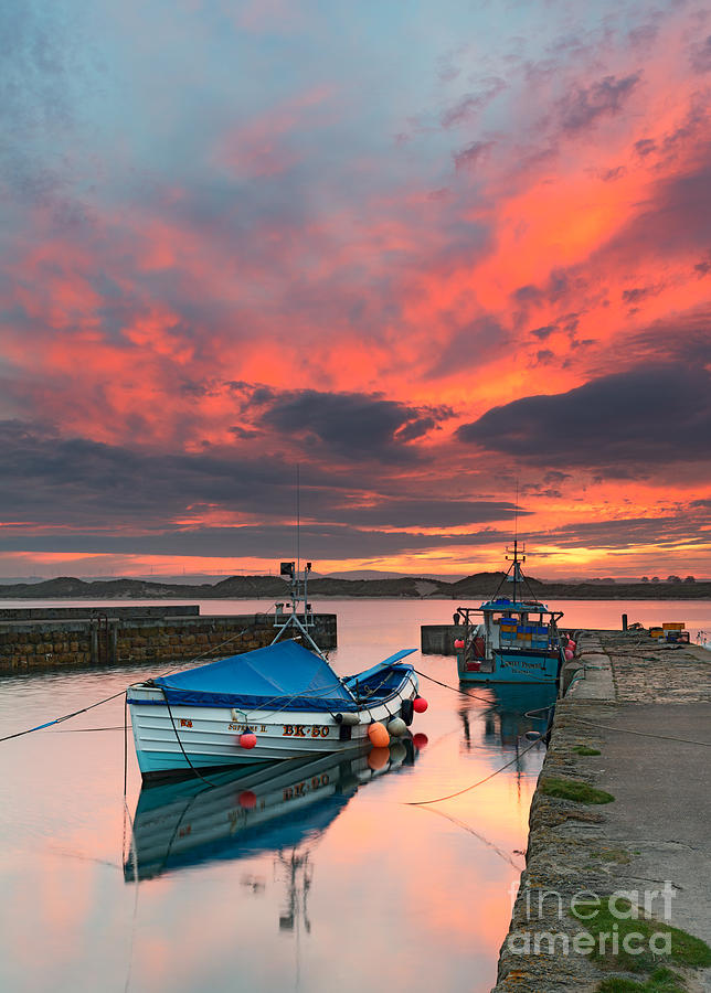 Beadnell Harbour Sunset Photograph by Richard Burdon