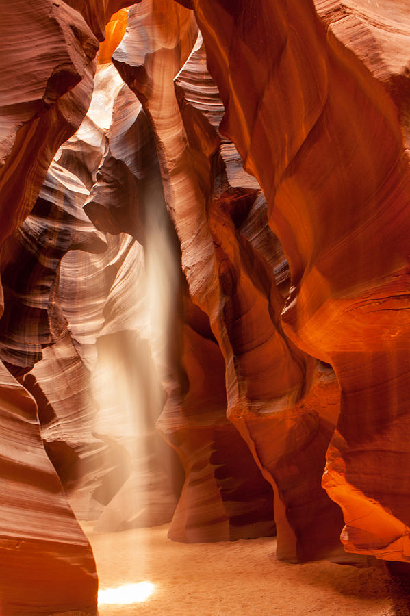 Antelope Canyon Photograph - Beam of light in Upper Antelope Canyon by Good Focused