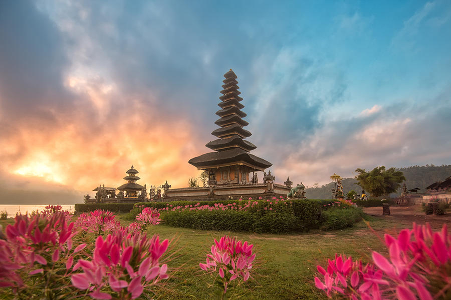 Beautiful Morning Sunrise At Pura Ulun Danu Bratan Temple Bali