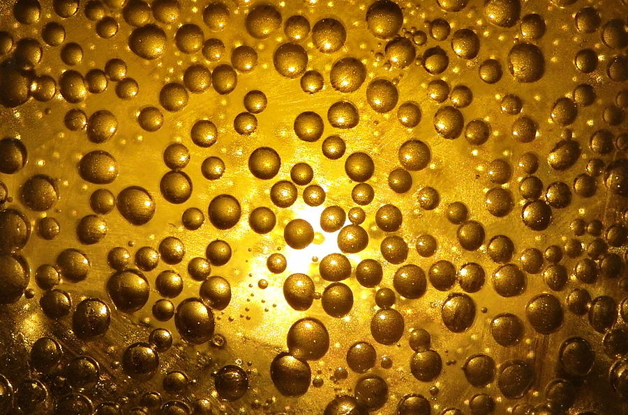 Abstract Photograph - Beer bubbles abstract by Patrick Dinneen