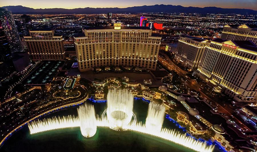 Bellagio Hotel Fountain Photograph by Photostock-israel/science Photo ...