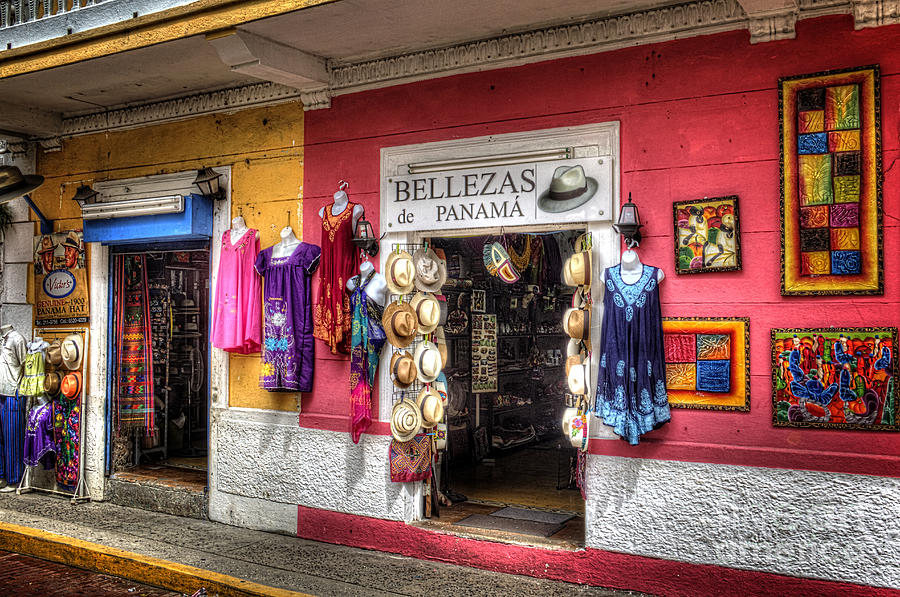Bellezas de Panama Photograph by Bob Hislop