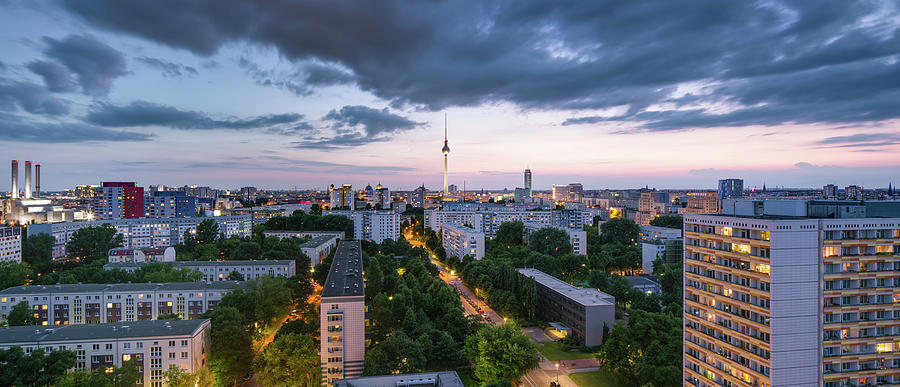 Berlin Skyline Panorama With Fernsehturm Photograph by Spreephoto.de