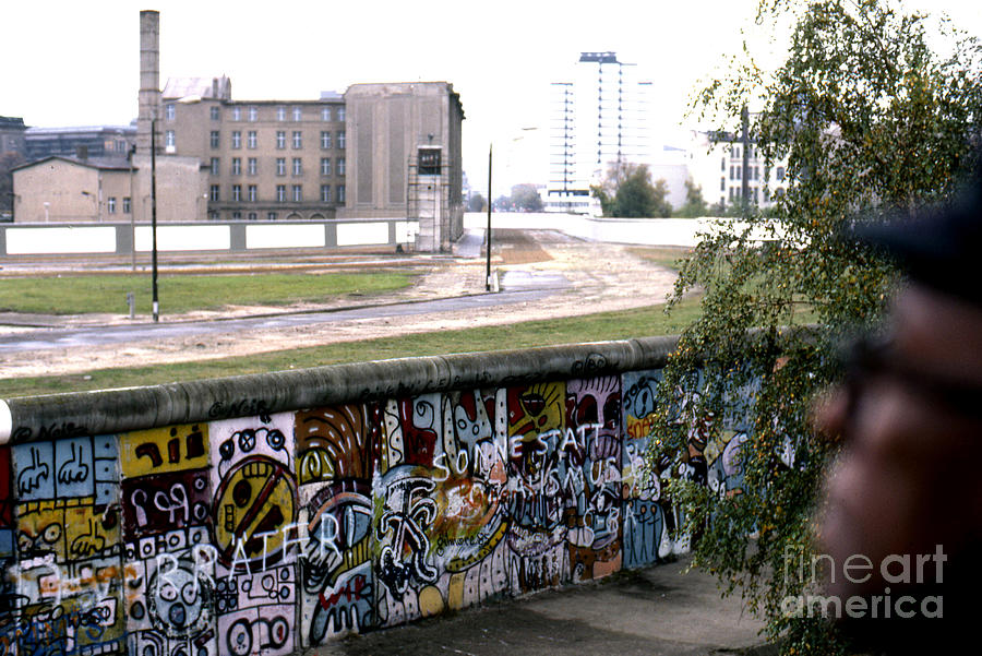 Berlin Wall 1986 Photograph by Erik Falkensteen