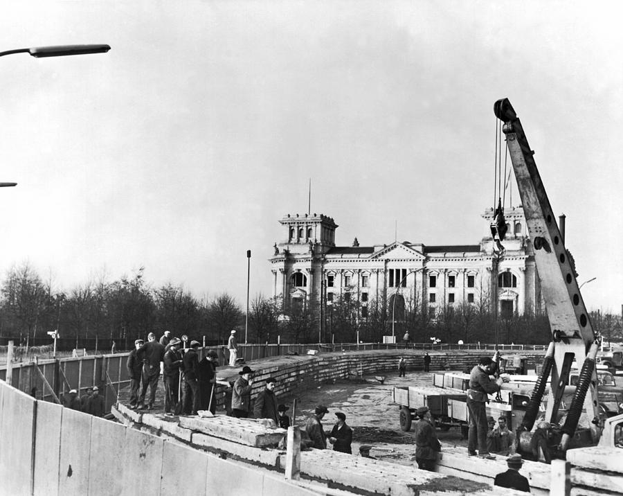 Berlin Wall Construction Photograph by Underwood Archives