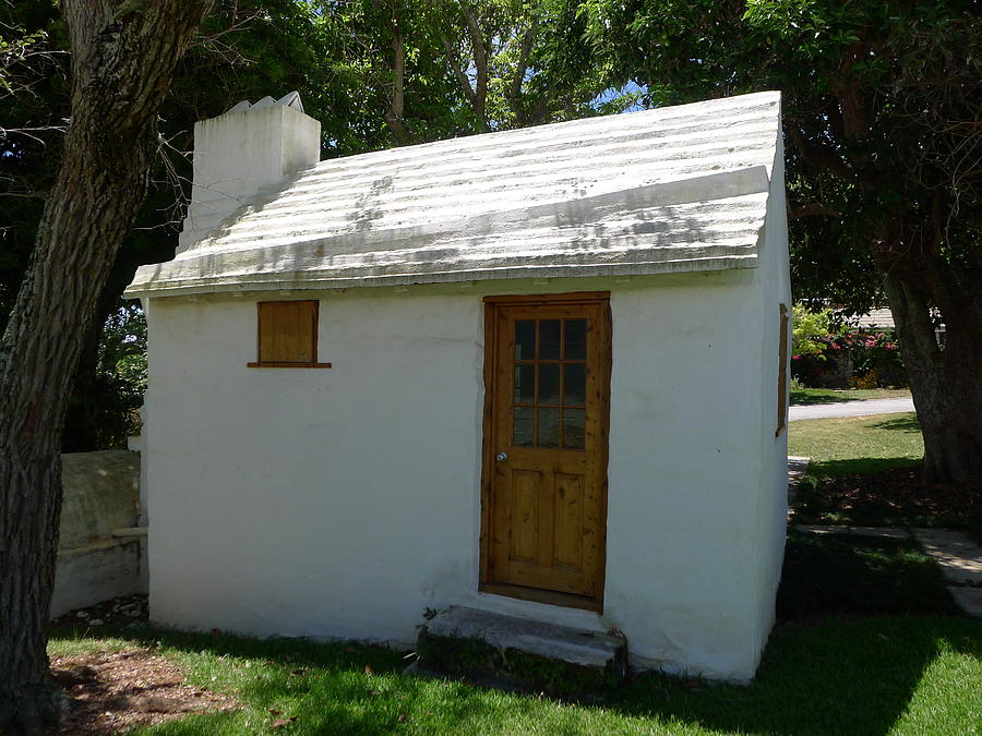 Bermuda - Simple Cottage Photograph by Richard Reeve