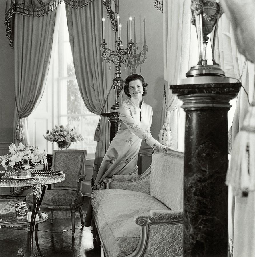 Betty Ford In The Oval Room Of The White House Photograph by Horst P. Horst