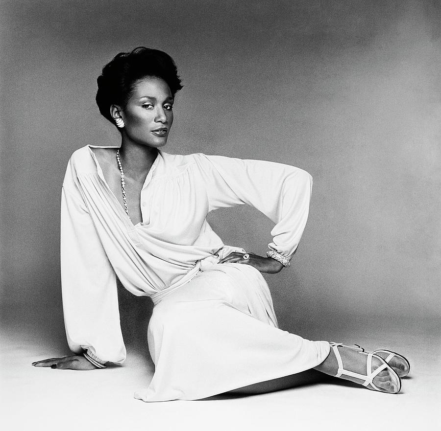 Accessories Photograph - Beverly Johnson Wearing A Blouson Jersey Dress by ...