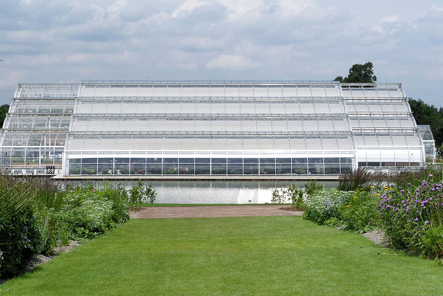Summer Photograph - Bicentenary Glasshouse by Anthony Cooper/science Photo Library