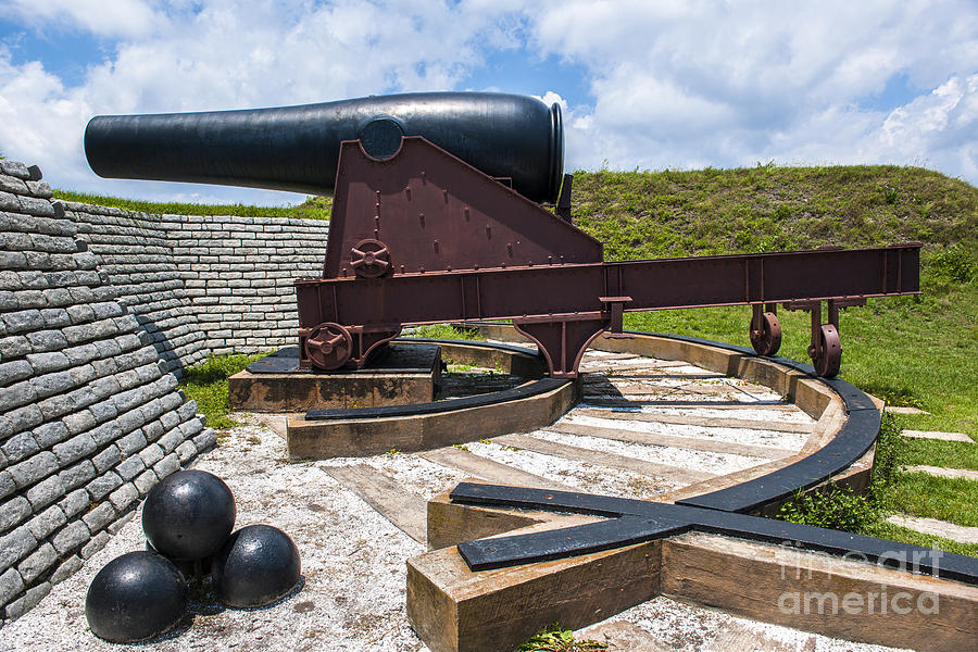 Big Gun at Fort Moultrie Photograph by Dale Powell