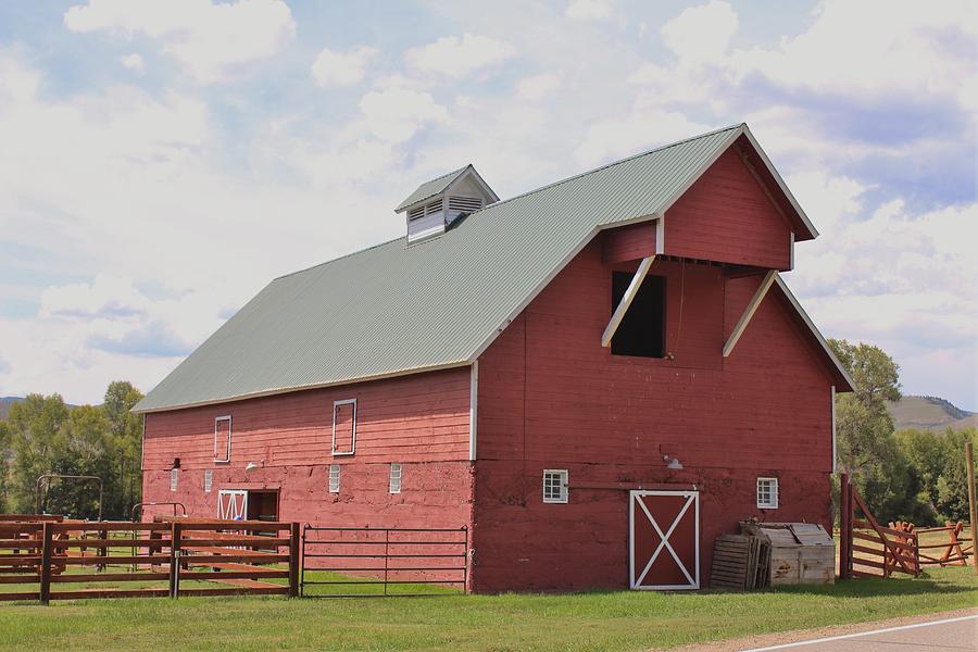 Big Red Barn Photograph By Nelson Skinner