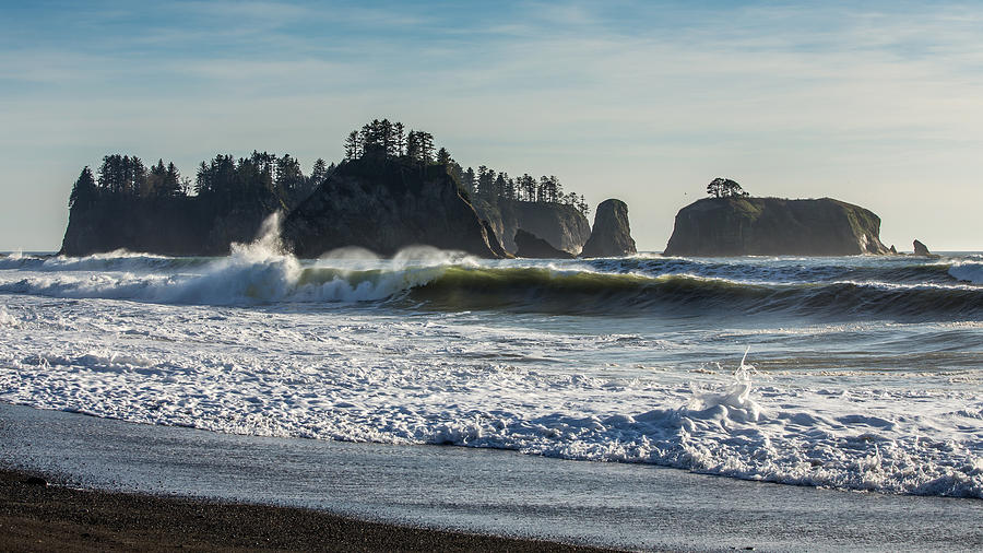 Big waves on Rialto beach Photograph by Pierre Leclerc Photography