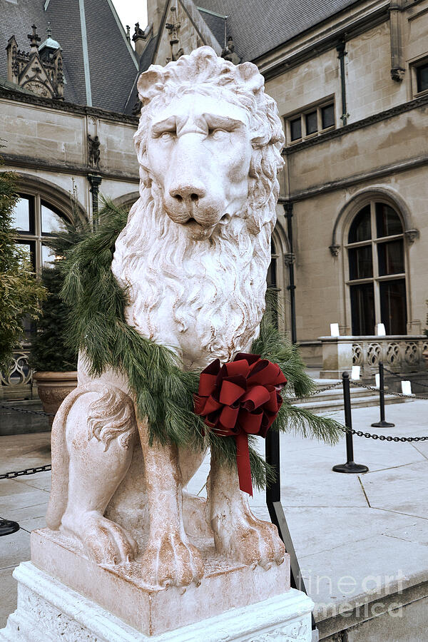 Biltmore Mansion Photograph - Biltmore Mansion Estate Lion - Biltmore Mansion Mascot - Biltmore Lion Christmas Wreath by Kathy Fornal