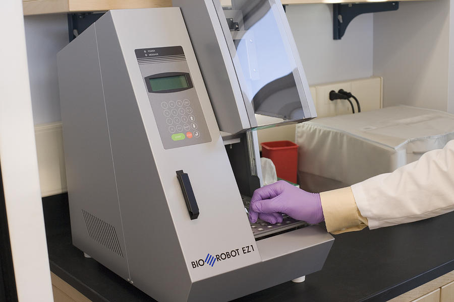 Biorobot Ez1 Workstation, Dna Research Photograph by Science Stock Photography