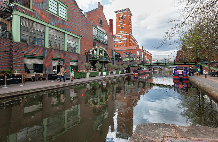 Birmingham And Fazeley Canal At by John Freeman