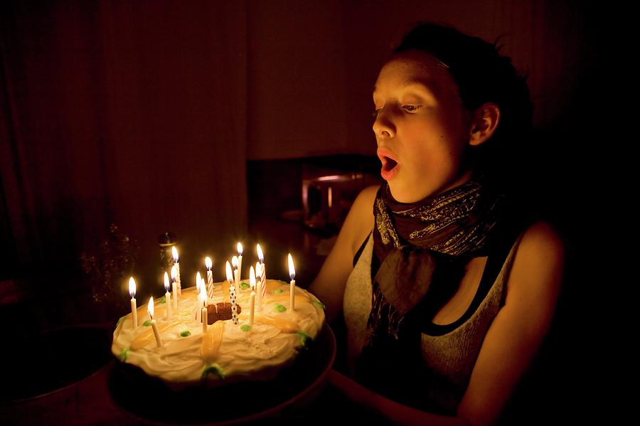Candle Photograph - Birthday Cake by Peter Menzel/science Photo Library