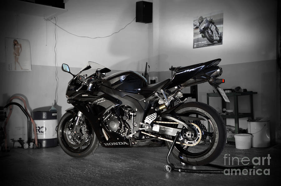 Motorcycle Photograph - Black 2007 Honda CBR1000RR by RicardMN Photography