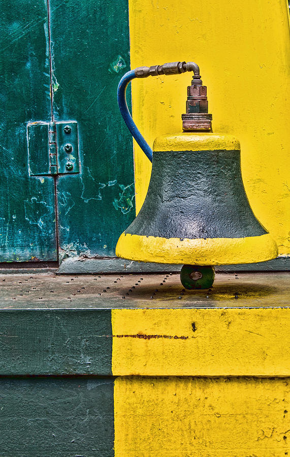 Black And Bell And Yellow Trim Photograph by Gary Slawsky