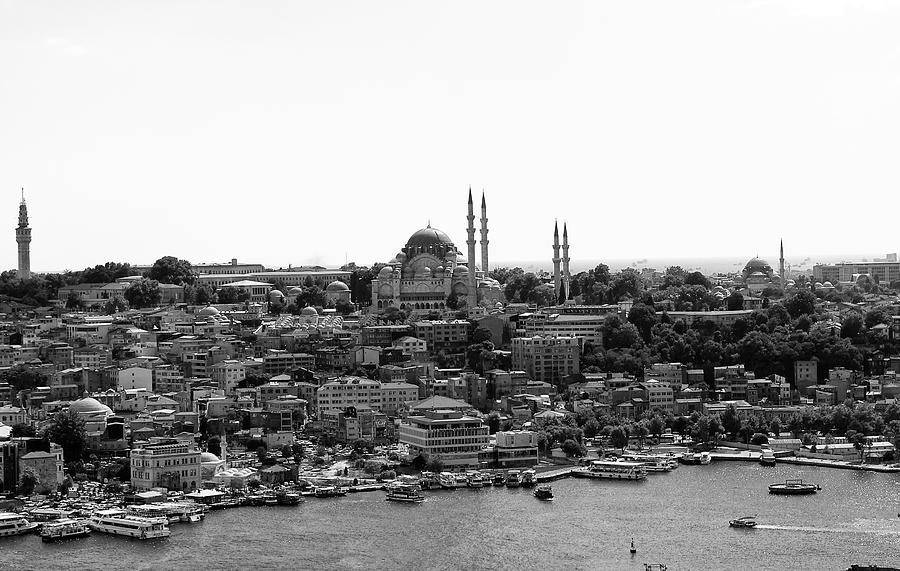 Nature Photograph - Black and White Istanbul view by Ernesto Cinquepalmi