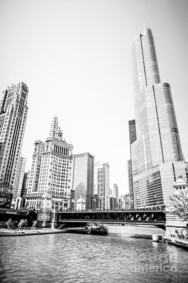 Chicago Photograph - Black and White Picture of Chicago River Architecture by Paul Velgos