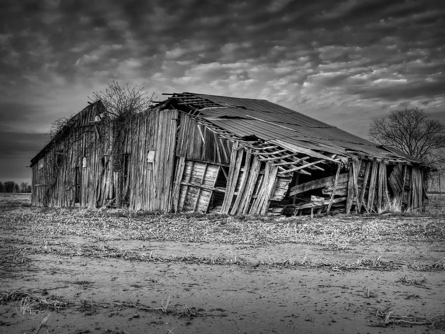 Blighted Barn 001 BW Photograph by Lance Vaughn