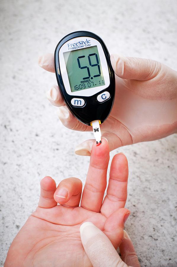 blood-glucose-test-photograph-by-jim-varney-science-photo-library