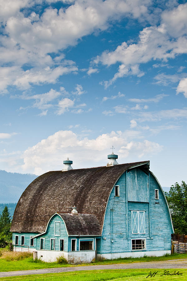 Blue Barn in the Stillaguamish Valley Photograph by Jeff Goulden