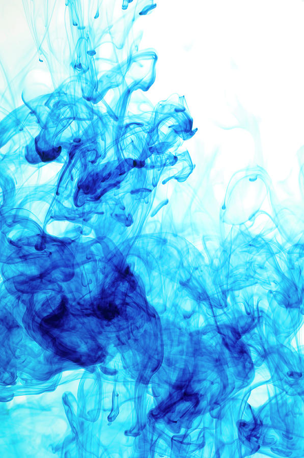 Blue Liquid Dispersing Photograph by Daniel Sambraus, Thomas Luddington/science Photo Library