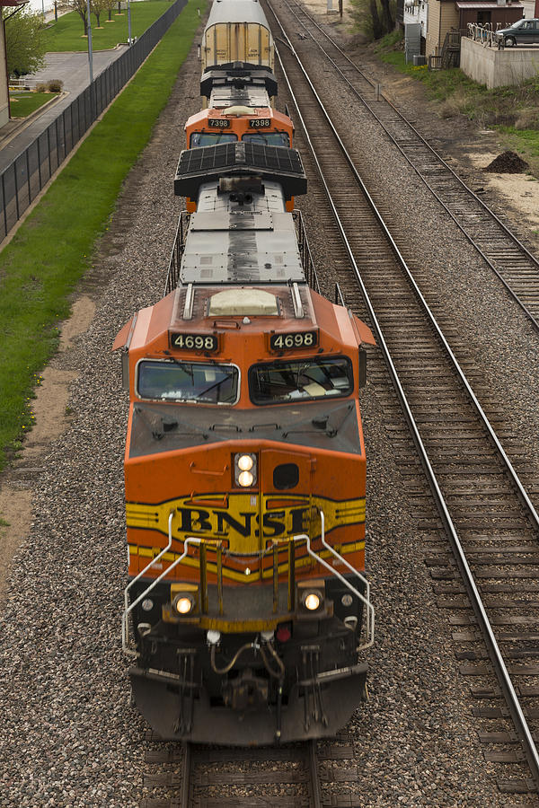 BNSF Train 4698 B Photograph by John Brueske - Pixels