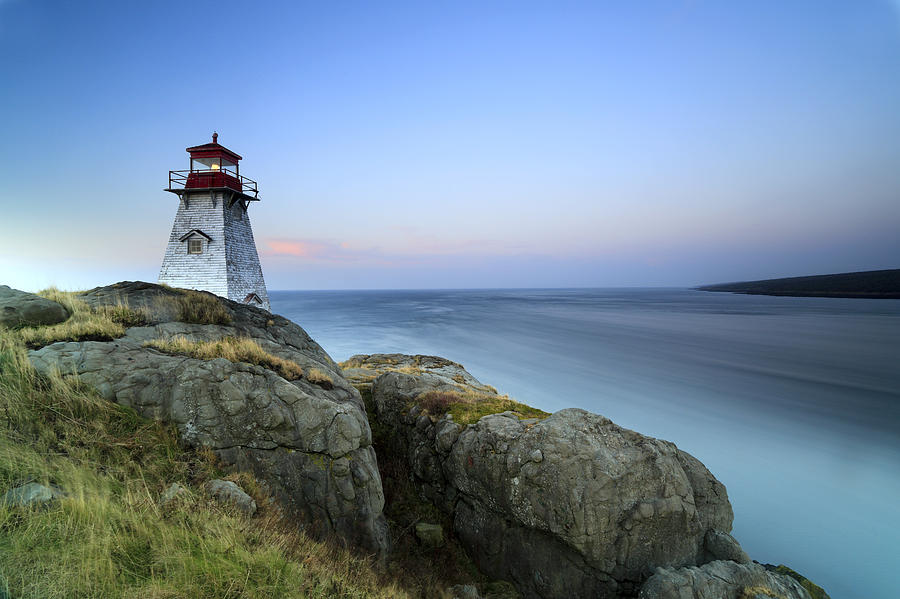 Boars Head Lighthouse At Dusk Bay Photograph by Scott Leslie