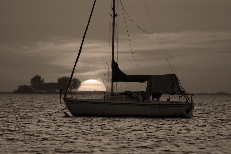 Boaters Sunset Photograph by Daniel Woodrum