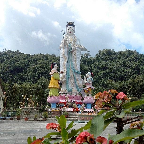 Guan Photograph - Bodhisattva Guan Yin Buddha Statue by Surachan Pramong