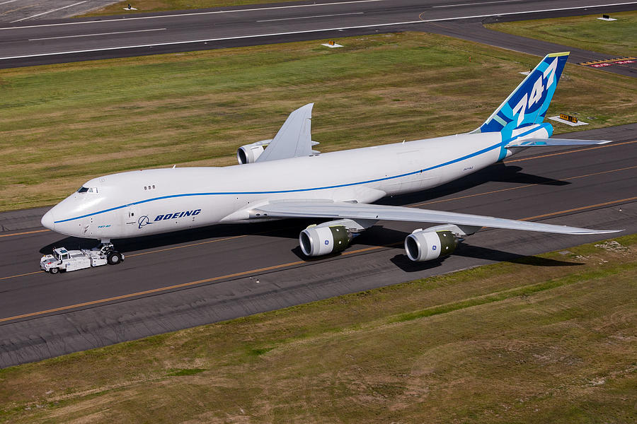 Boeing 747-8f Photograph