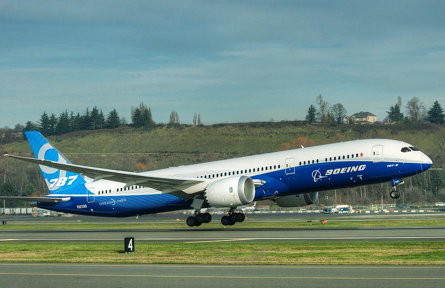 Boeing 787-9 Gets Airborne Photograph by Jeff Cook