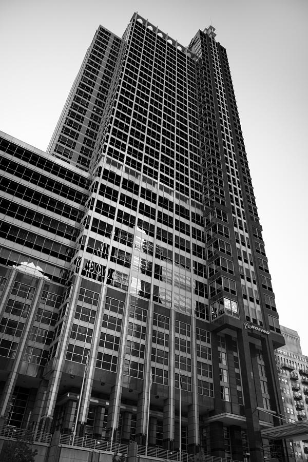 Chicago Photograph - Boeing World HQ Chicago B W by Steve Gadomski