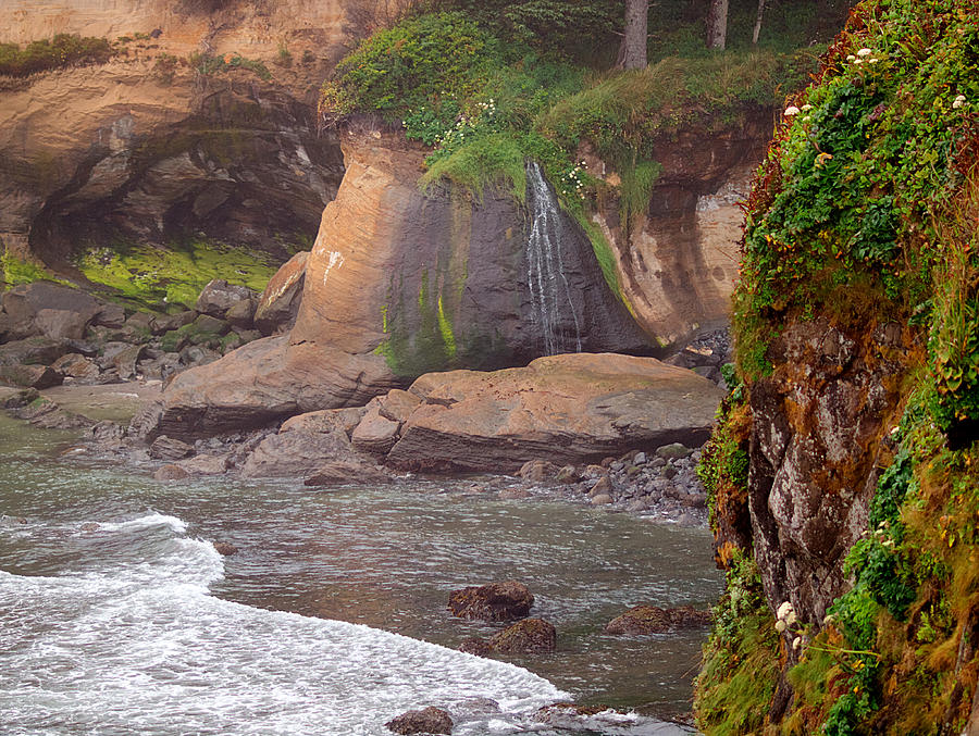 Boiler Bay - Oregon Coast Photograph by HW Kateley