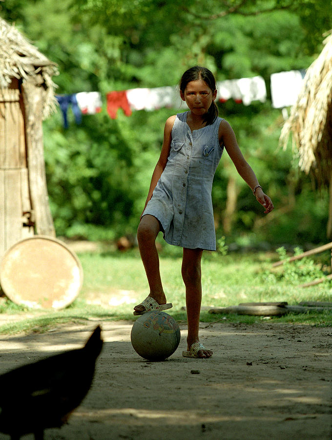 Bolivian Girl Futbol. 